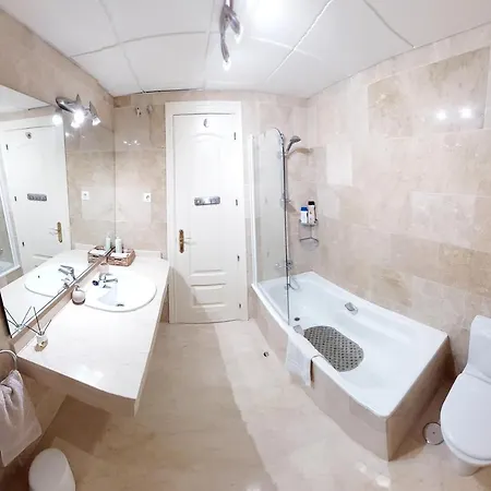 Apartment Luxurious 2 Bedroom 2 Bathroom Near Malaga